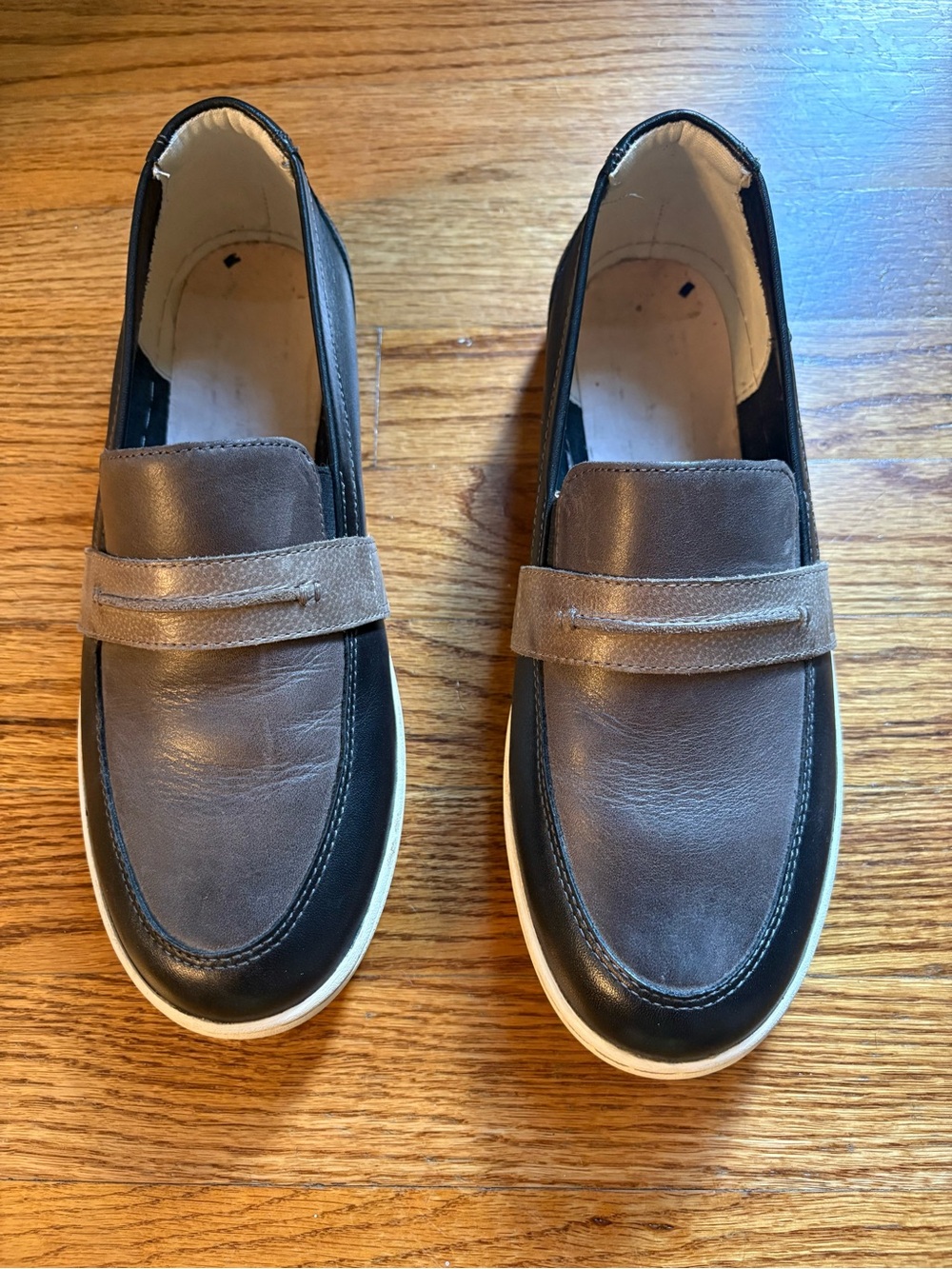 Taos Footwear Two-Tone Slip-On Loafers in Brown and Black